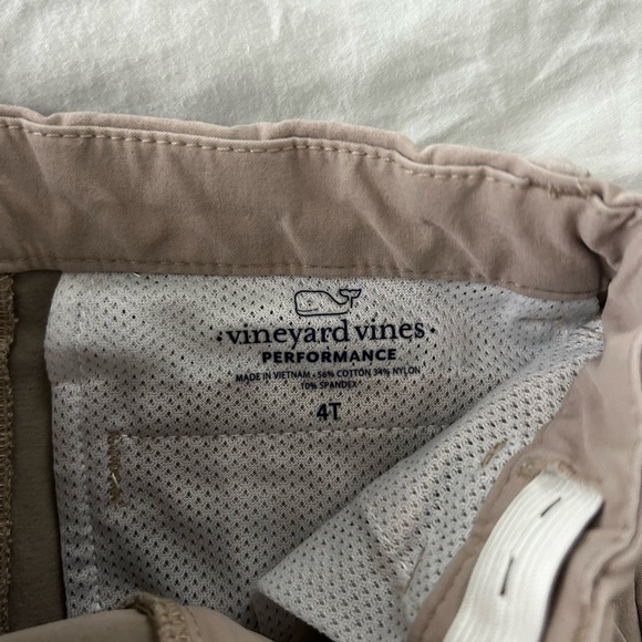 2 pairs of 4T Vineyard Vines Performance shorts - Picture 4 of 5
